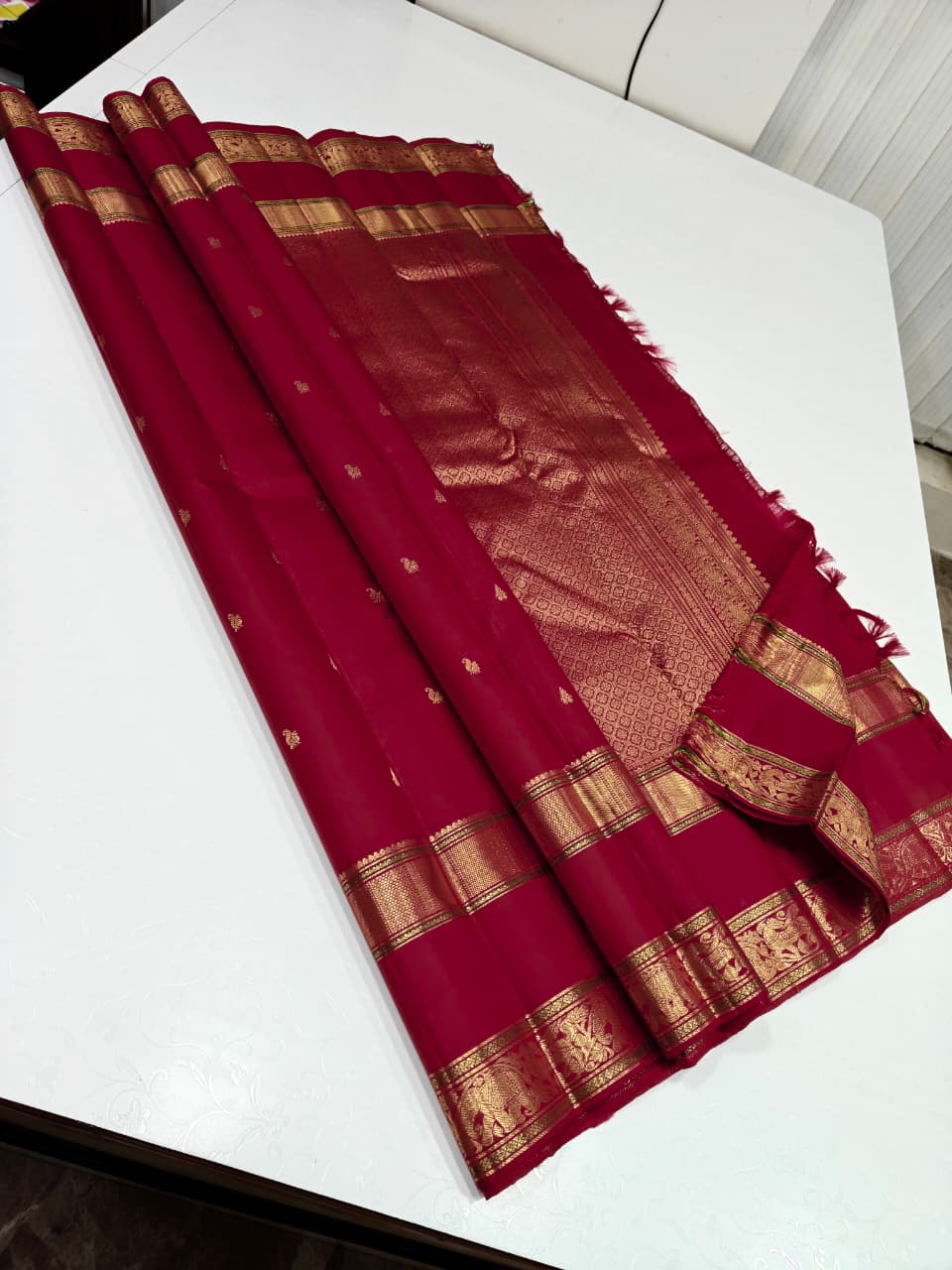 Deep Bridal Red Handwoven Kanchipuram Pure Silk Bridal Saree